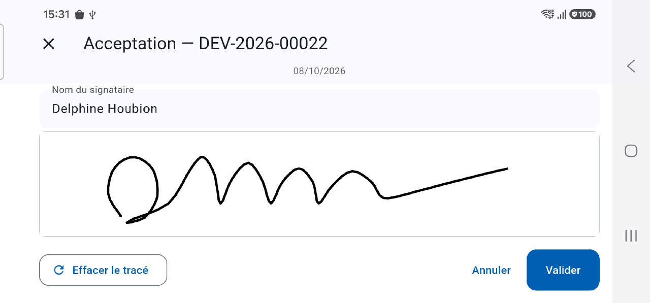Le client signe le devis sur le téléphone, dans l'application Onelia